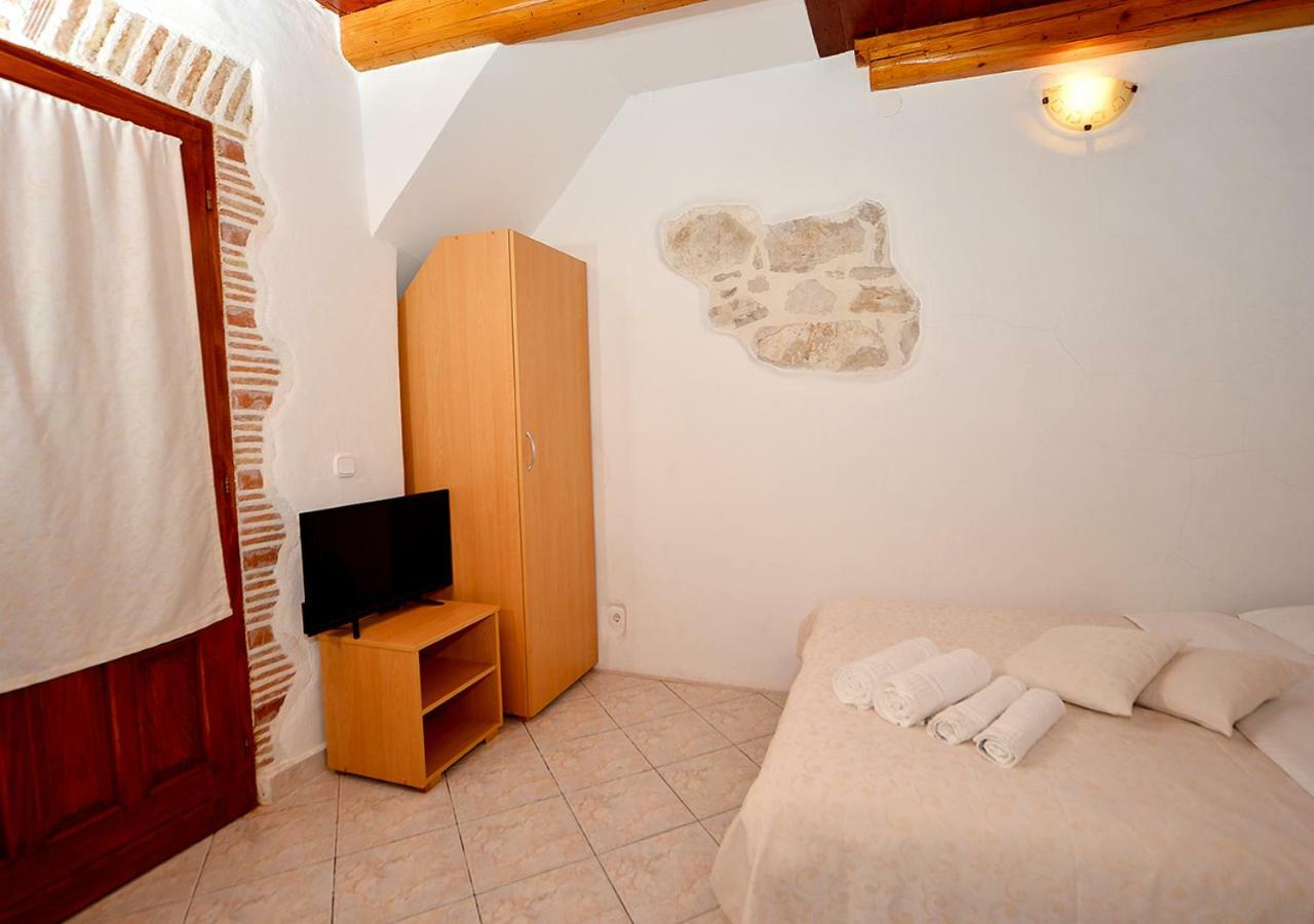 Old Town Vrsar, Danica & Zoran Apartment Vrsar
